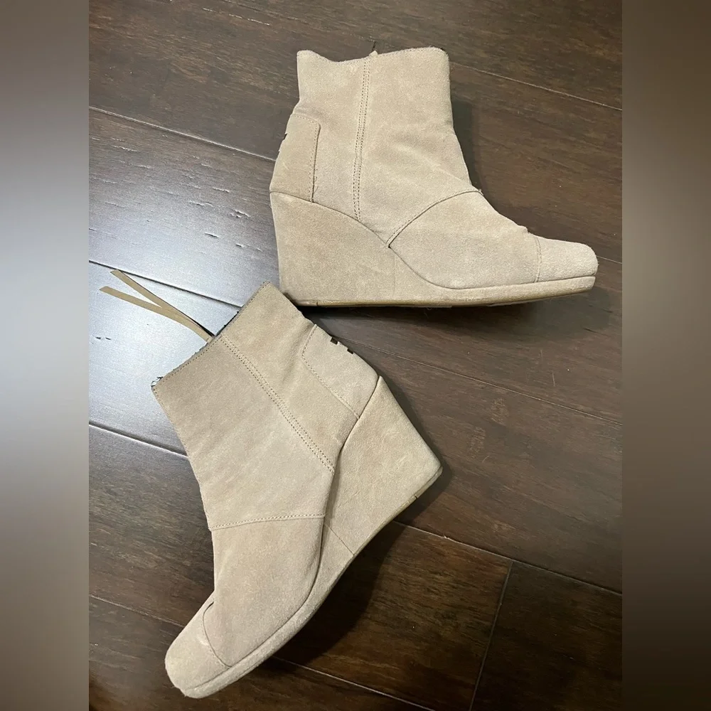 Toms Tan Ankle Boots - Picture 2 of 10
